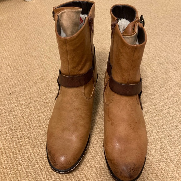 Cozy lined leather boots - Picture 3 of 8